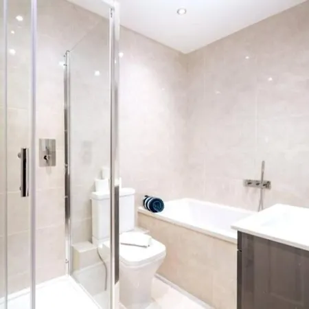 Niru Experience Jewel Of Ifield Road Apartment London Exterior photo