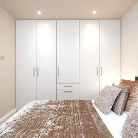 Niru Experience Jewel Of Ifield Road Apartment London Exterior photo
